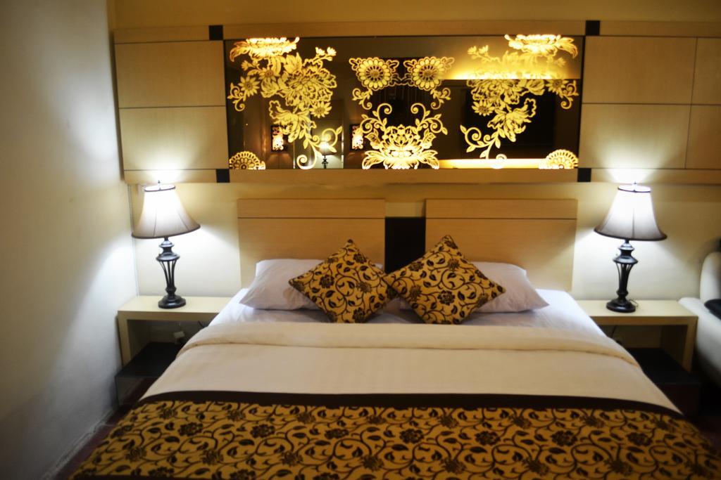 Srikandi Guesthouse Malang Habitación foto